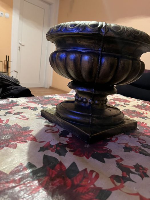 Ръчно произведени кашпи и саксии