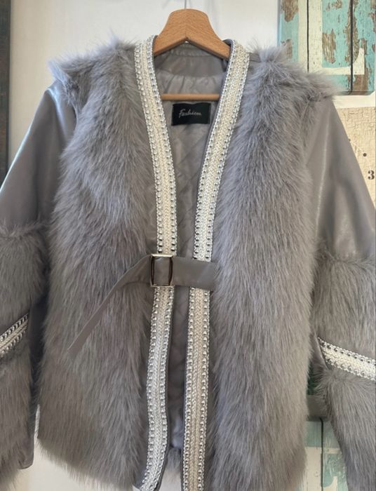 Jacheta blanita  gri noua S-M