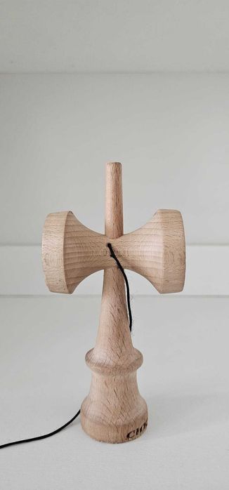 Kendama cu ken cioc-cioc ediție limitată cu o tama Okendama