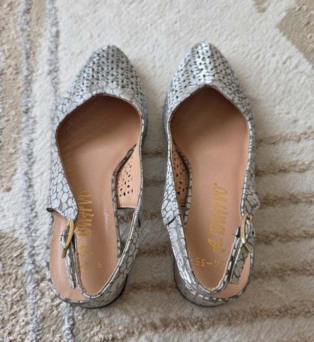 Продам босаножки