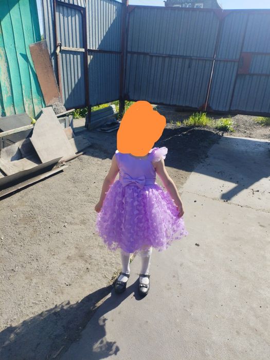 Продам платье на девочку 4-6 лет.