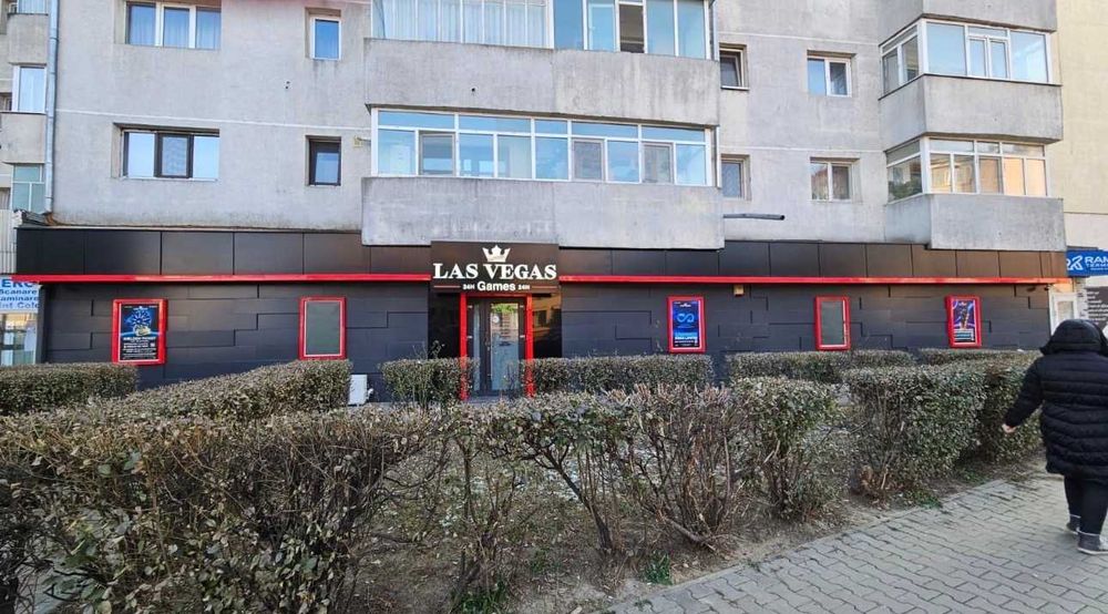 Spatiu comercial in suprafata de 225 mp-Focsani-central -intersectie zona Big