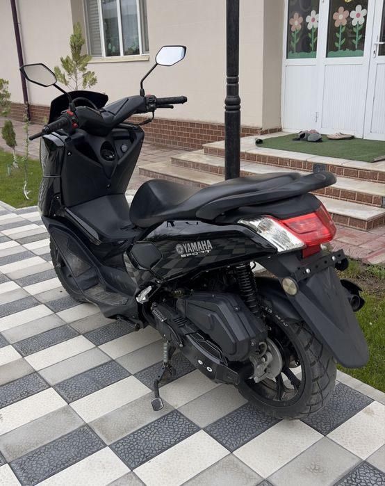 Assalomualeykum barchaga Yamaha rusumli skuter sro'chniy sotiladi.