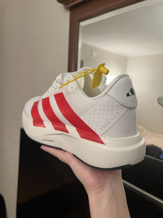 Кроссовки НОВЫЕ адидас