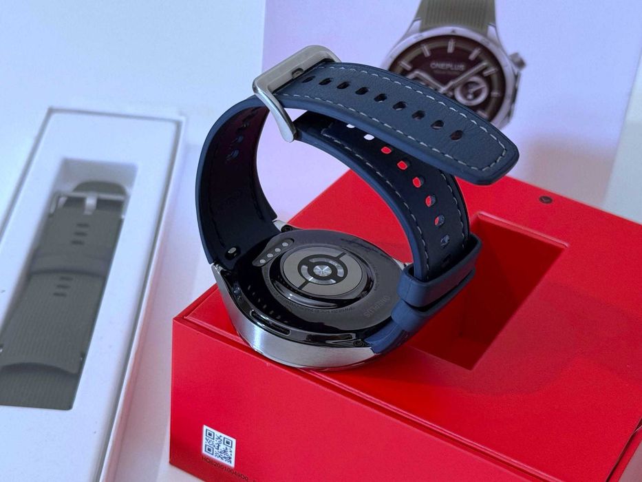 Бартер! Като НОВ! OnePlus Watch 3 Emerald Titanium ( Сребрист/металически титаниев корпус )