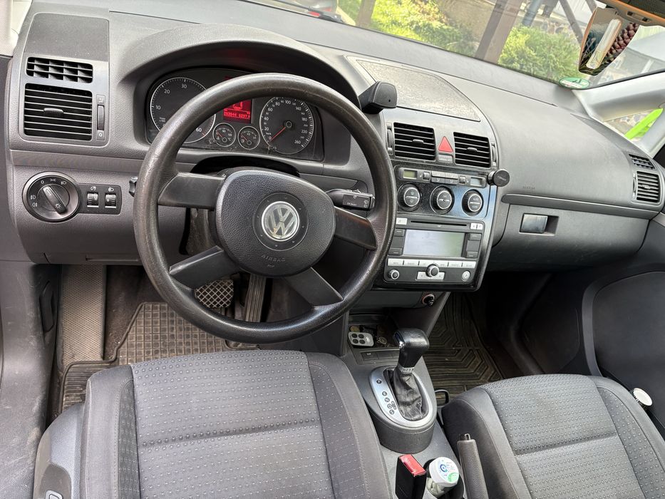 Vând vw touran DSG