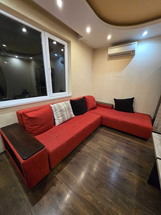 Ъглов диван - червен