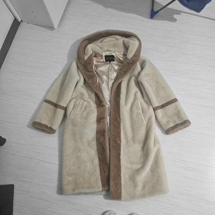 Практически новая эко шуба