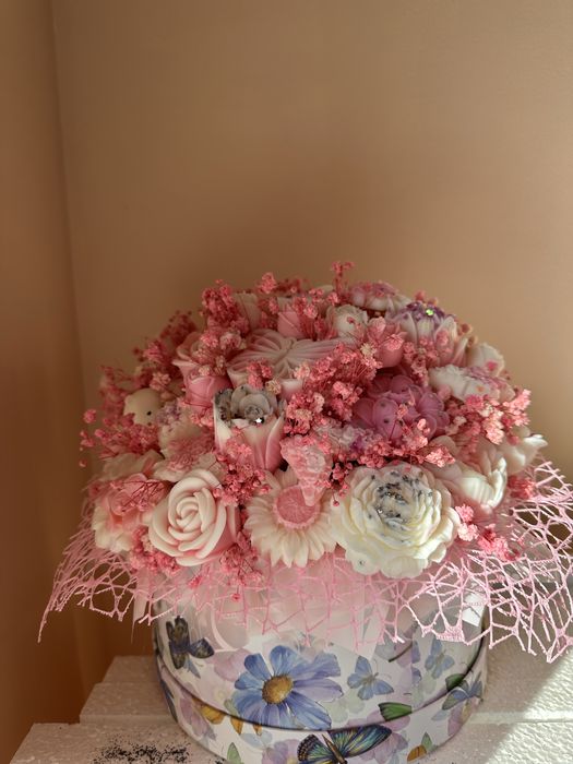 Aranjamente florale si lumânări din ceară de soia