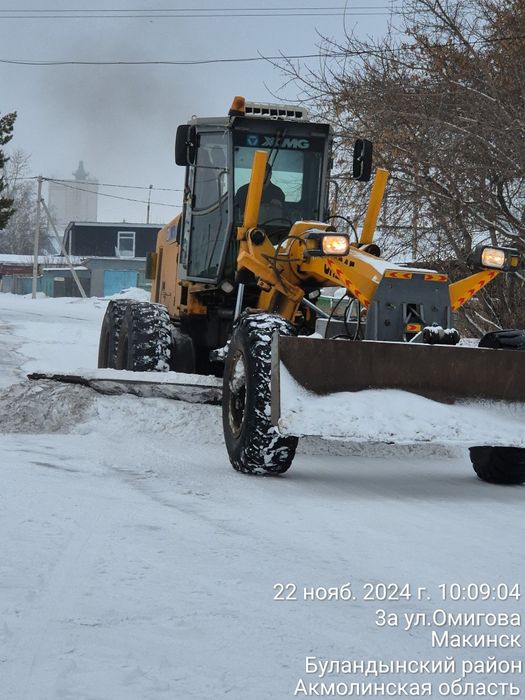 Продам автогрейдер 215