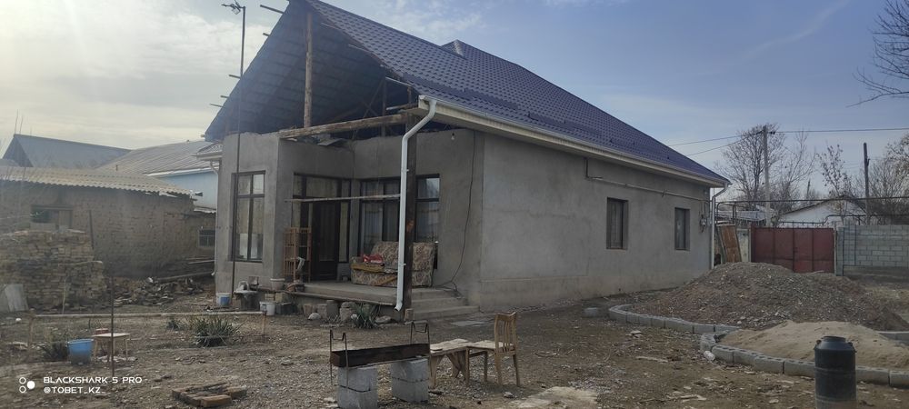 Қазығұртта орталықта уй