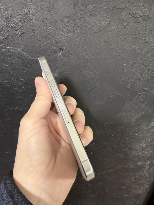 Продам iPhone 16 Pro 512GB