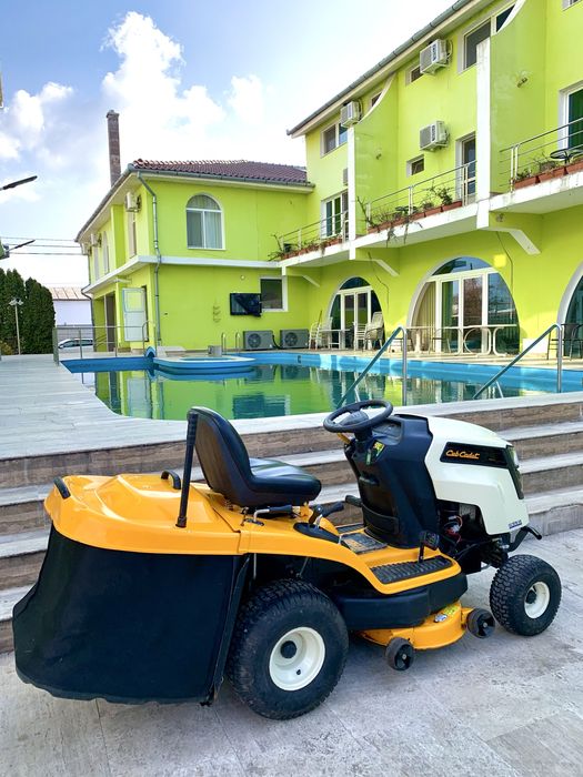 Tractoras de tuns iarba Profesional Cub Cadet