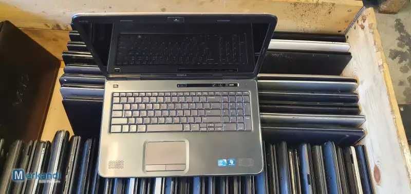 vand lot 40 laptopuri dezmembrate