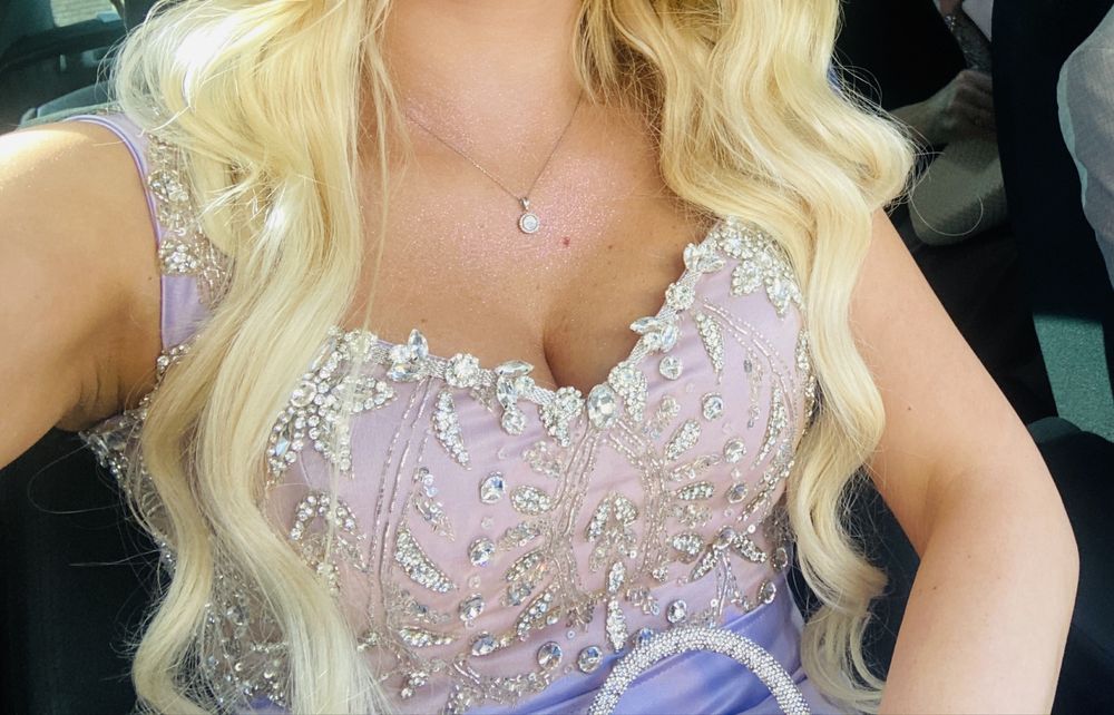 Vand rochie facuta la comanda de Claudia Greta