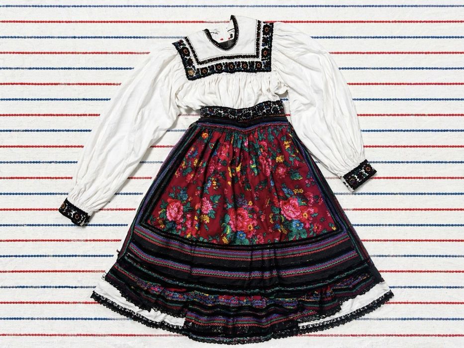 Costum tradițional autentic din Țara Oașului