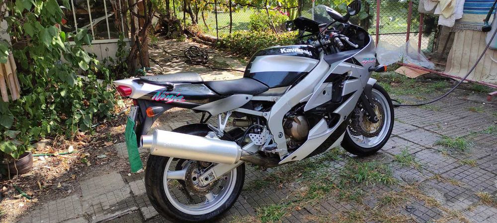 Продавам мотор  Кавазаки ZX6R