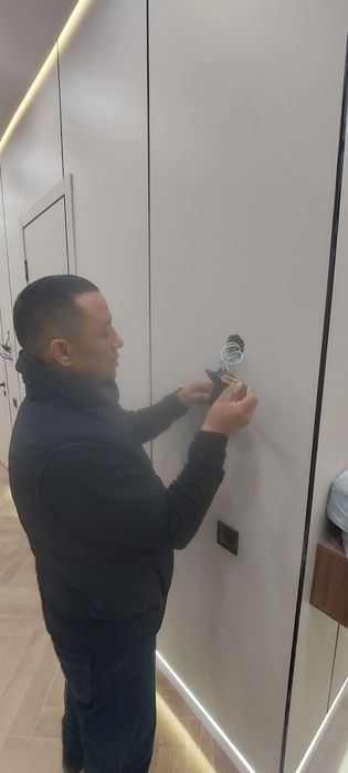 Электрик с большим опытом