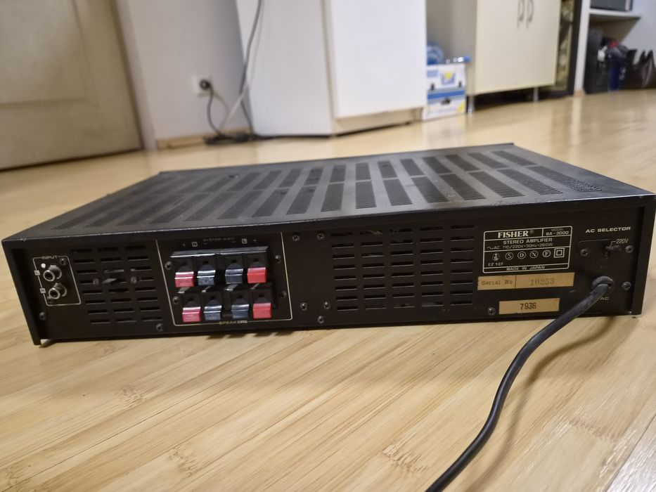 Boxe + stație de amplificare  Fisher