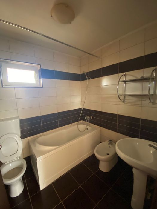De închiriat apartament 48 mp, etaj II/M, zona Schit
