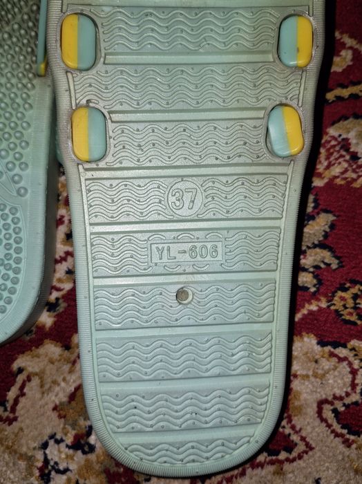 Тапочки массажные резиновые 35p