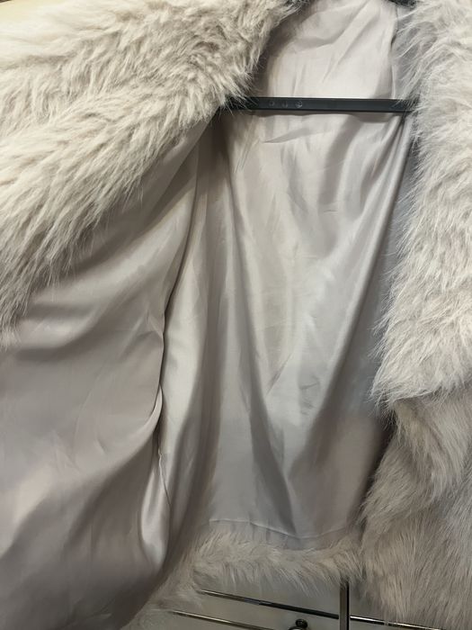 Пухкаво палто по модел на Zara цвят слонова кост