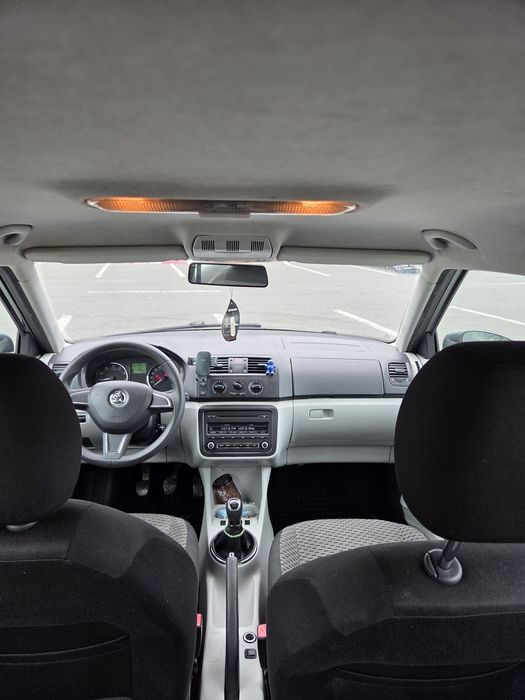 Vând skoda fabia