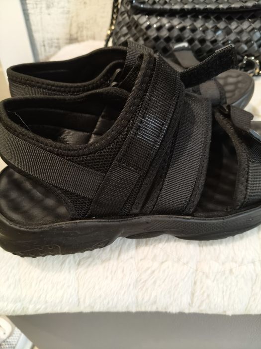 Продам сандали 37 размера