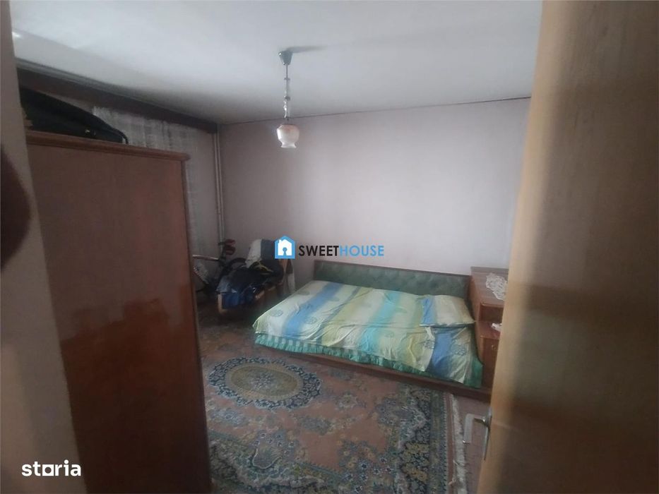 Apartament cu 3 camere cu 2 balcoane la etajul 1 Zona Centrala