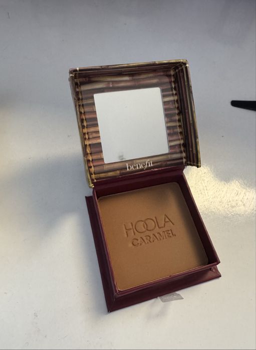 Бронзант Benefit Caramel