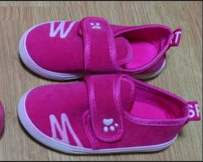 Оригинални маратонки Адидас и Скечърс- ном.27 и 26,Розови пантофи