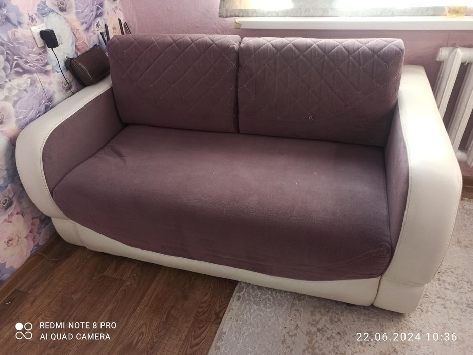 Диван подросковый велюровый