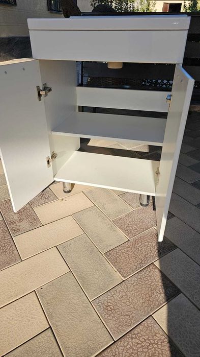 Продам тумбу для ванной комнаты