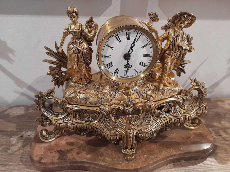 Ceas de șemineu și perechea de sfesnice!