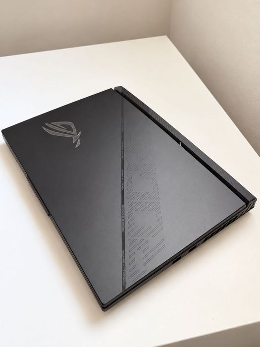 Laptop gaming ASUS ROG Strix G16 G614JVR, i9-14900HX, RTX 4060, 32GB, 1TB, 240Hz