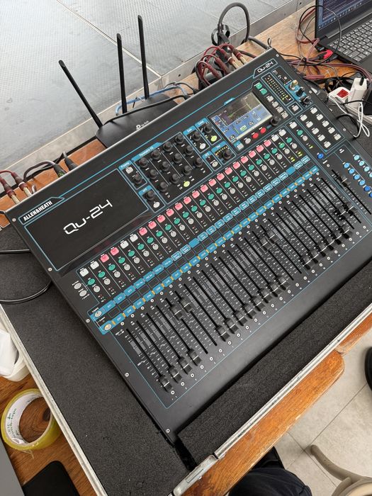 Цифровой микшерный пульт Allen heath qu24