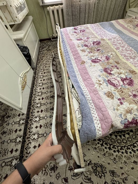 Mebellar sotiladi: Spalniy Nabor