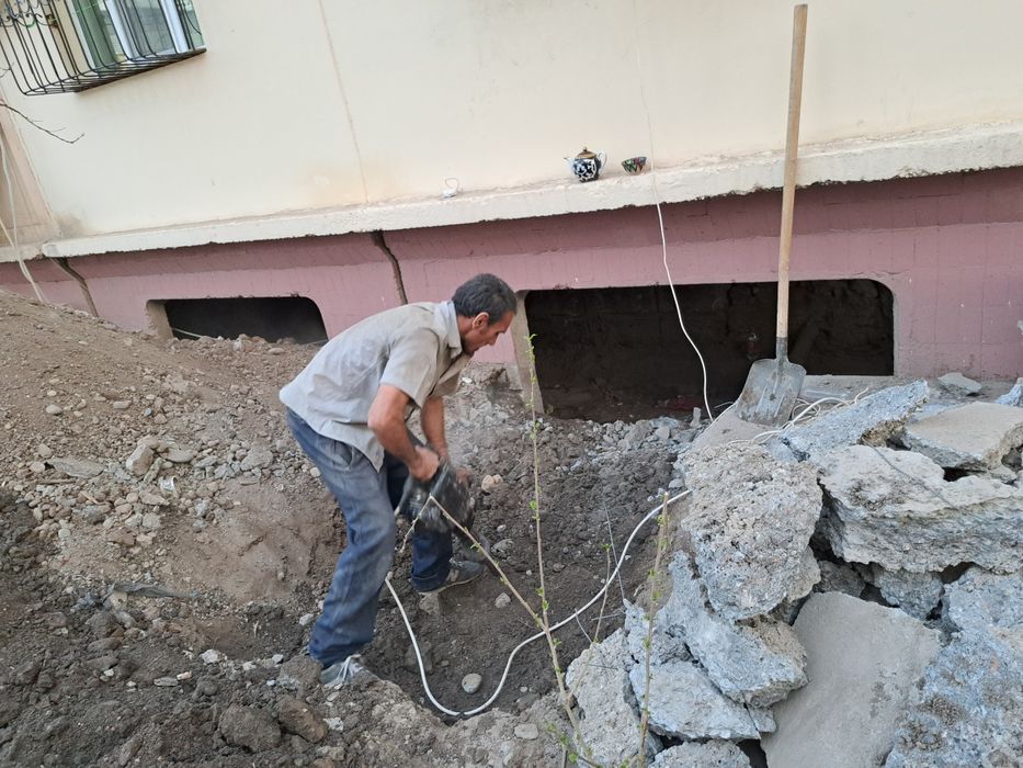 Демонтаж услуга квартира.  Рустам Копаем подвал