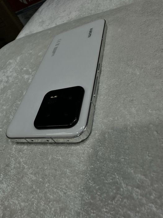 Xiaomi 13.