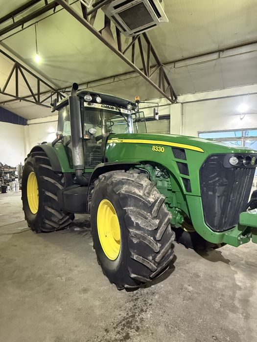 Vand tractor john deere 8330 in stare buna