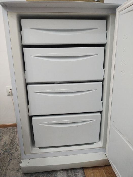 Морозильник indesit