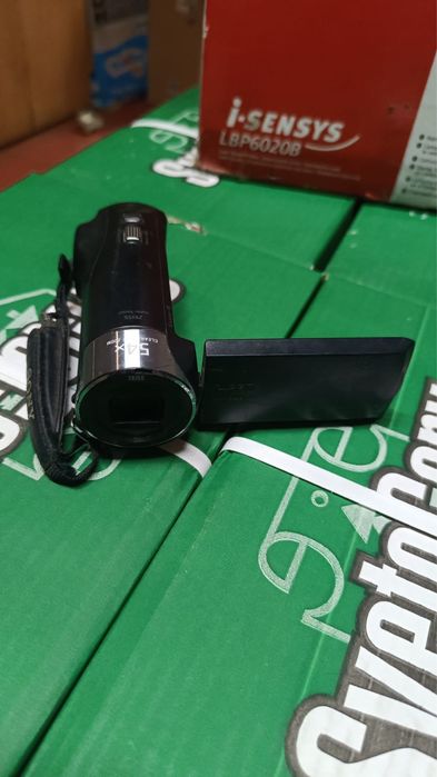 Продам видеокамеру Sony HDR-CX240E