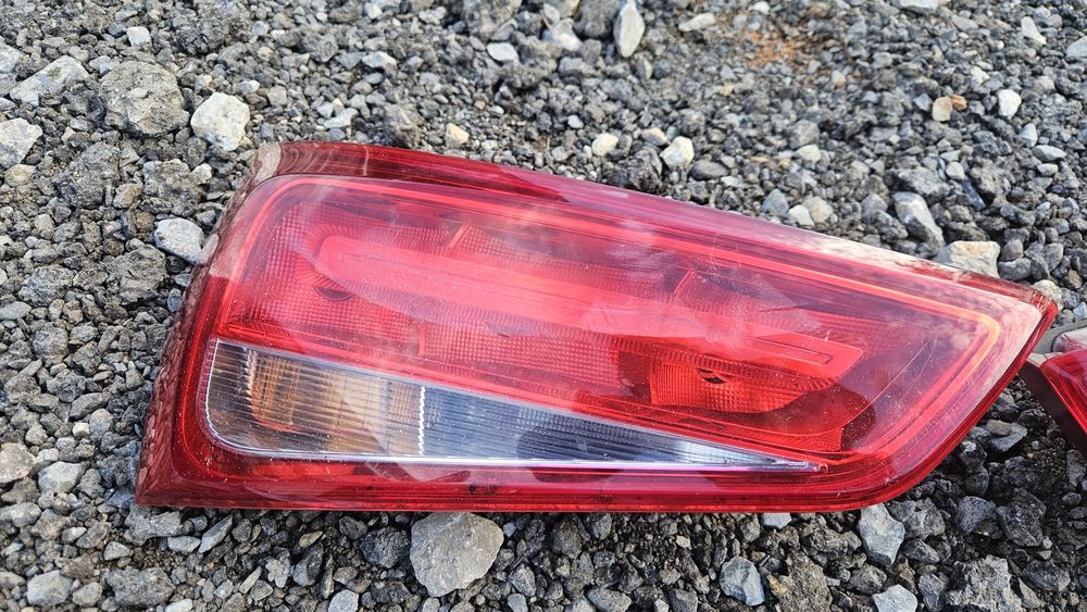 Ляв и десен стосп за Audi A1