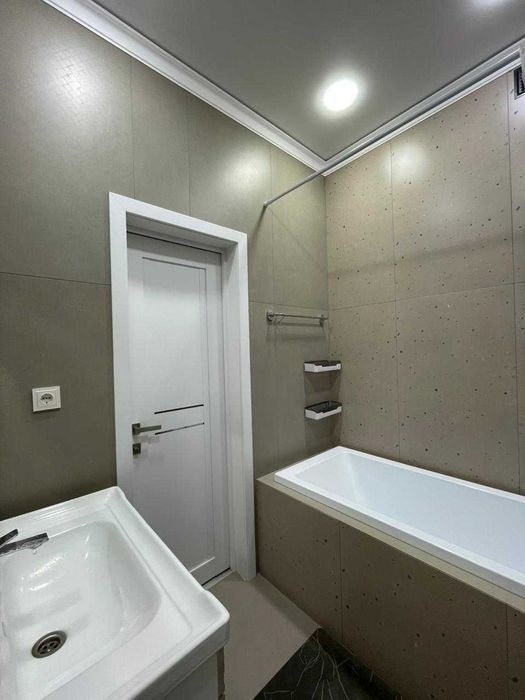 Продам 2х комн кв Батыс  ЖК Бавария