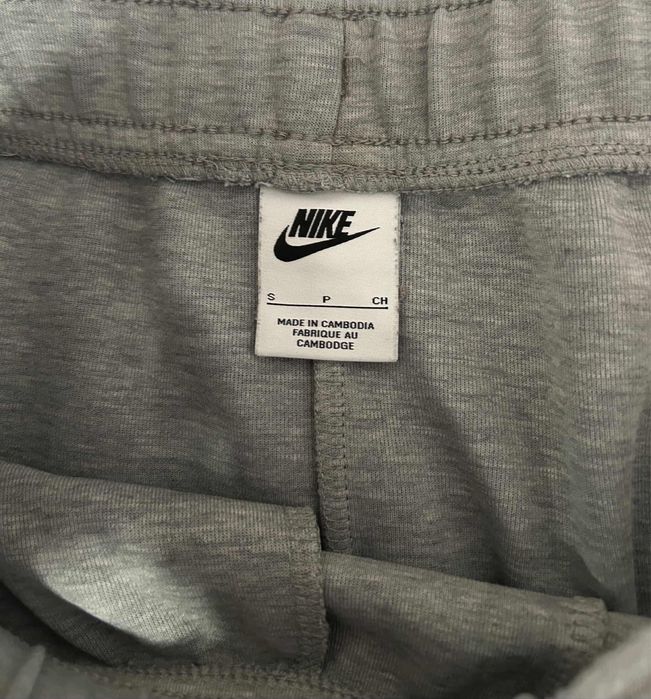 Compleu Nike Tech Marimea M