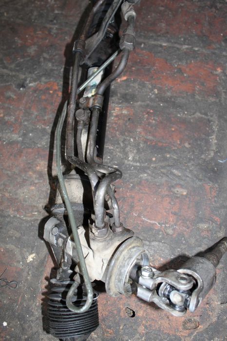 Кормилна рейка Мазда 323 ц ба 1.5 96г Mazda 323 c ba 1.5 80hp 1996