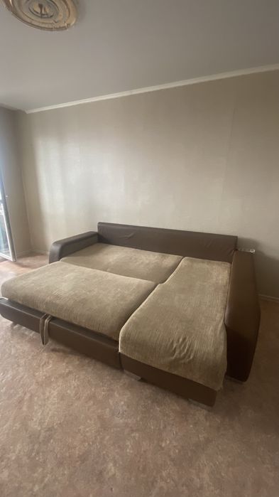 Диван б/у коричневый