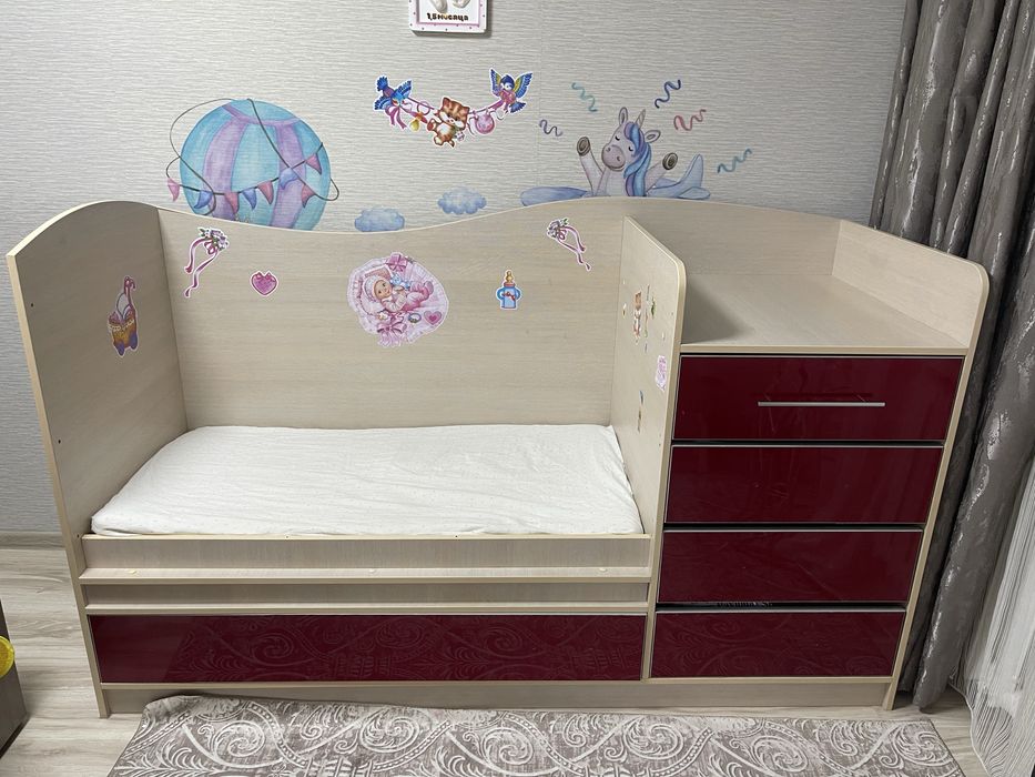 Детская кроватка