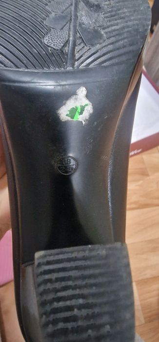 Срочно продам Туфли женские