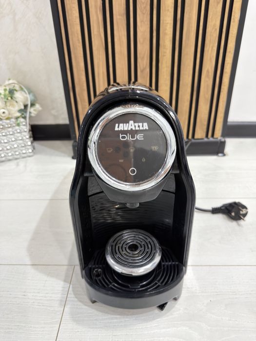 Капсулна машина LAVAZZA BLUE